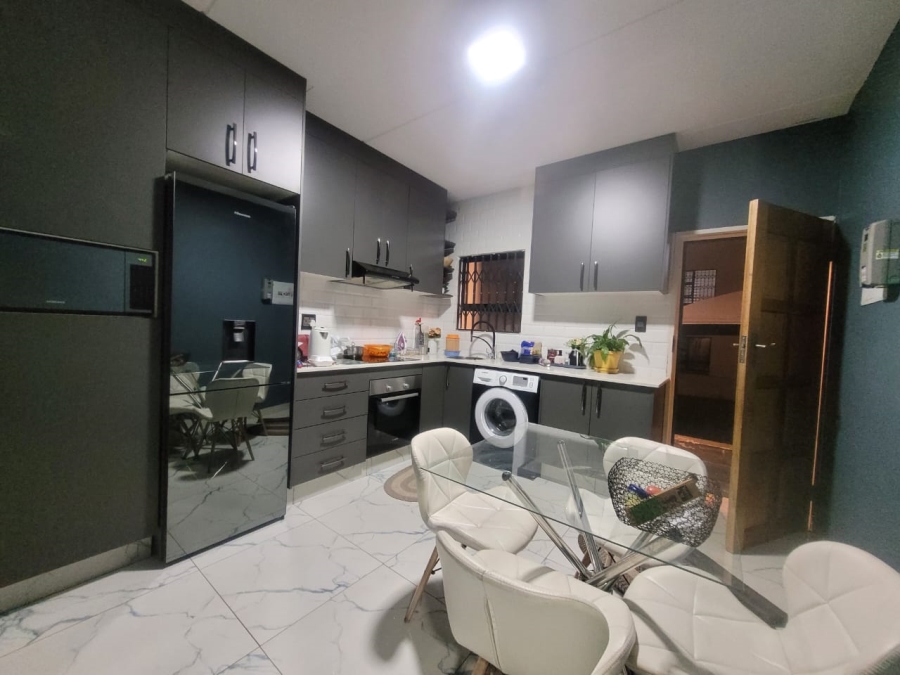 2 Bedroom Property for Sale in Witpoortjie Gauteng