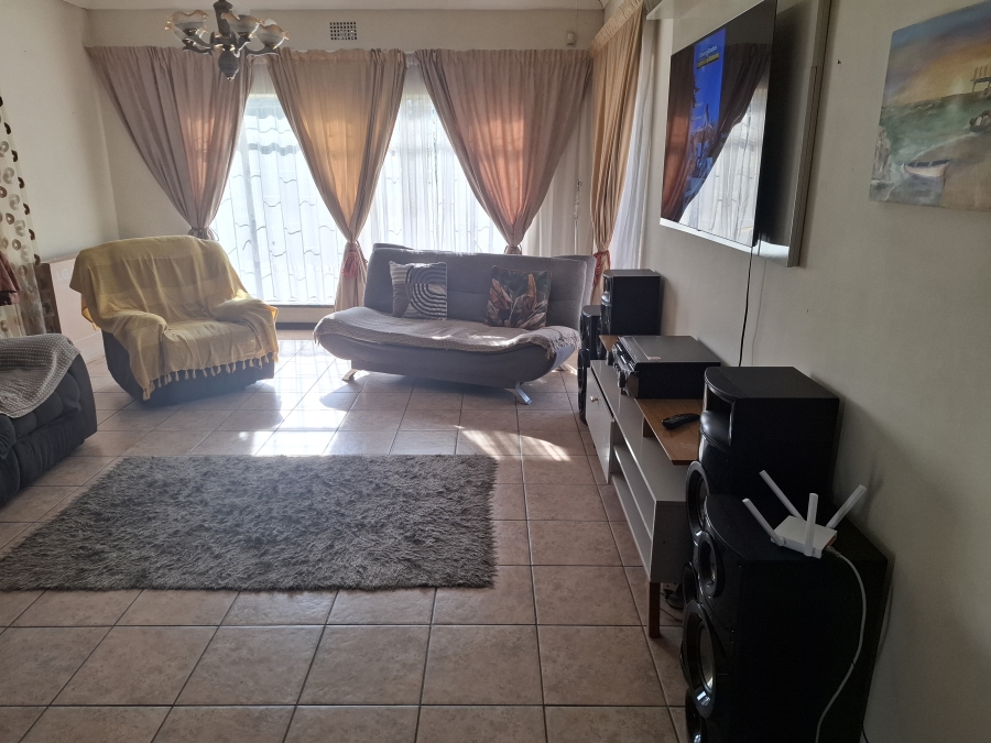 To Let 3 Bedroom Property for Rent in Edleen Gauteng