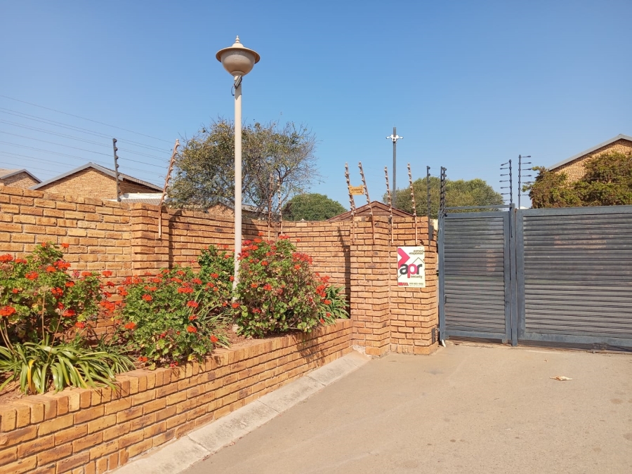 3 Bedroom Property for Sale in Honeydew Ridge Gauteng
