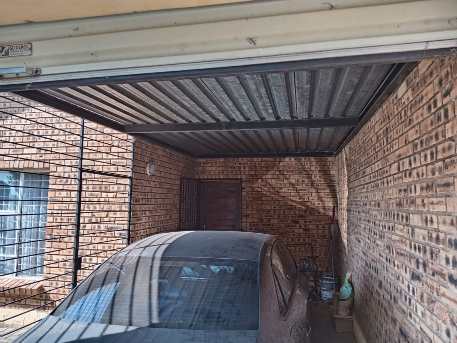 3 Bedroom Property for Sale in Honeydew Ridge Gauteng