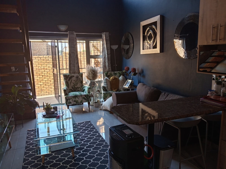 3 Bedroom Property for Sale in Honeydew Ridge Gauteng