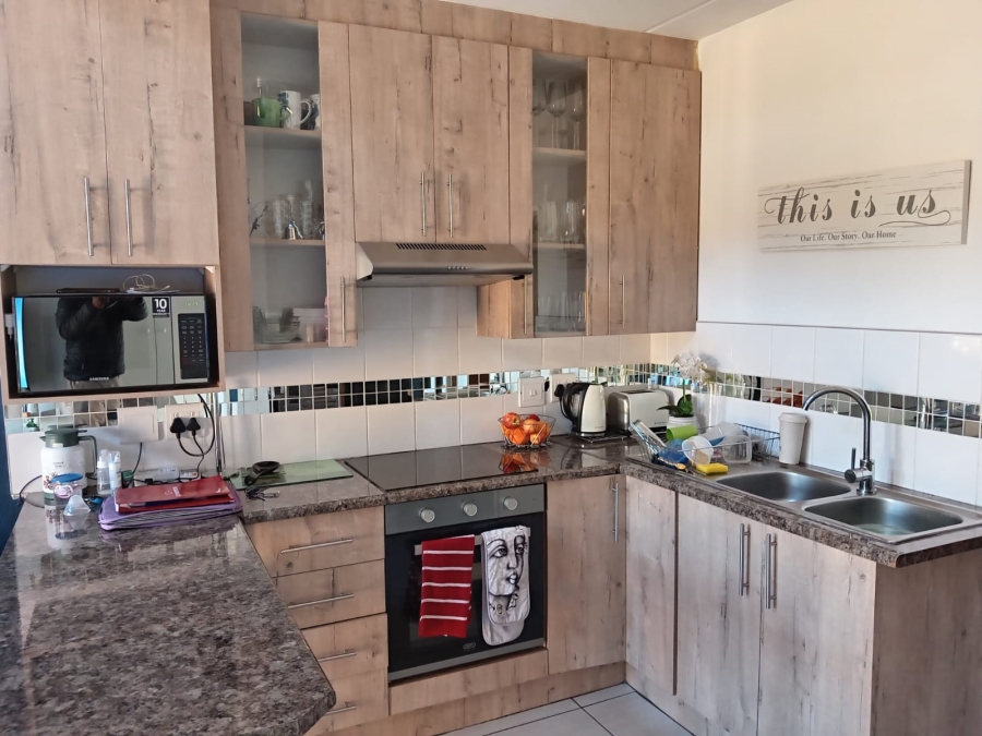 3 Bedroom Property for Sale in Honeydew Ridge Gauteng