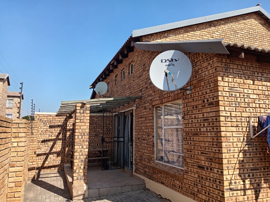 3 Bedroom Property for Sale in Honeydew Ridge Gauteng