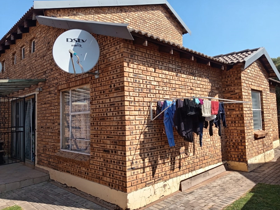 3 Bedroom Property for Sale in Honeydew Ridge Gauteng