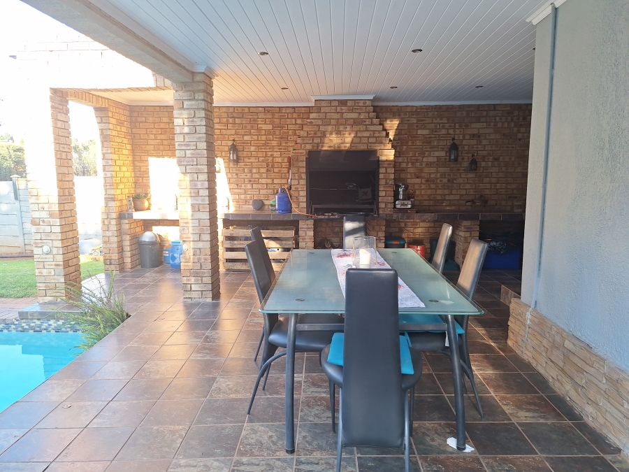 4 Bedroom Property for Sale in Noordheuwel Gauteng