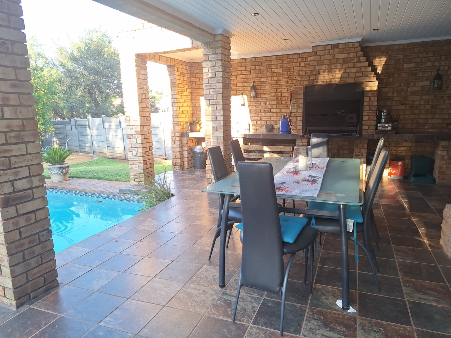 4 Bedroom Property for Sale in Noordheuwel Gauteng