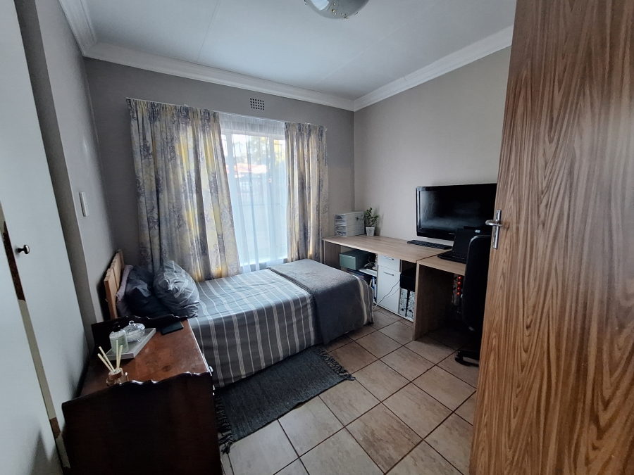 4 Bedroom Property for Sale in Noordheuwel Gauteng