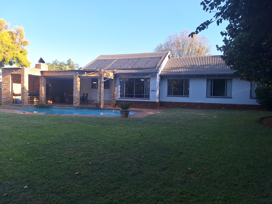 4 Bedroom Property for Sale in Noordheuwel Gauteng