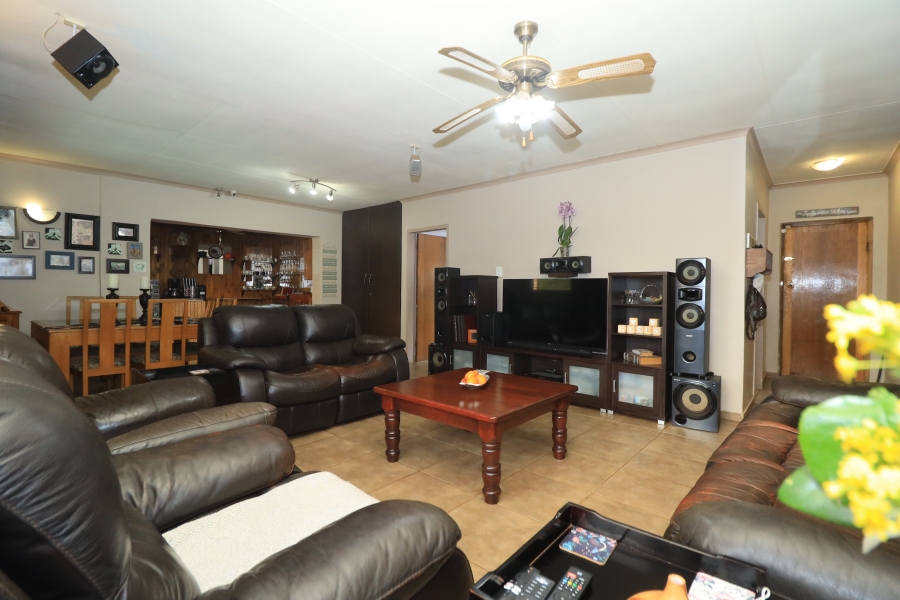 4 Bedroom Property for Sale in Noordheuwel Gauteng