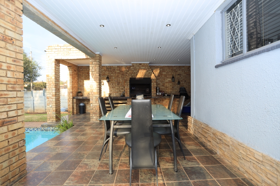 4 Bedroom Property for Sale in Noordheuwel Gauteng