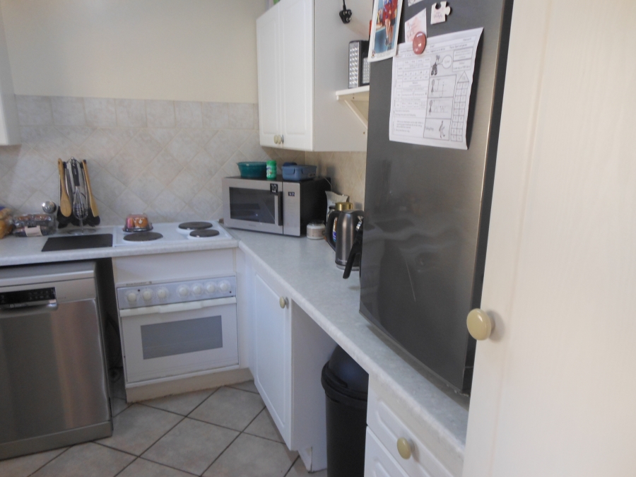2 Bedroom Property for Sale in Rooihuiskraal North Gauteng