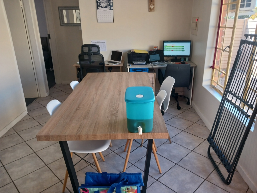 2 Bedroom Property for Sale in Rooihuiskraal North Gauteng