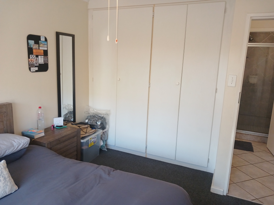 2 Bedroom Property for Sale in Rooihuiskraal North Gauteng