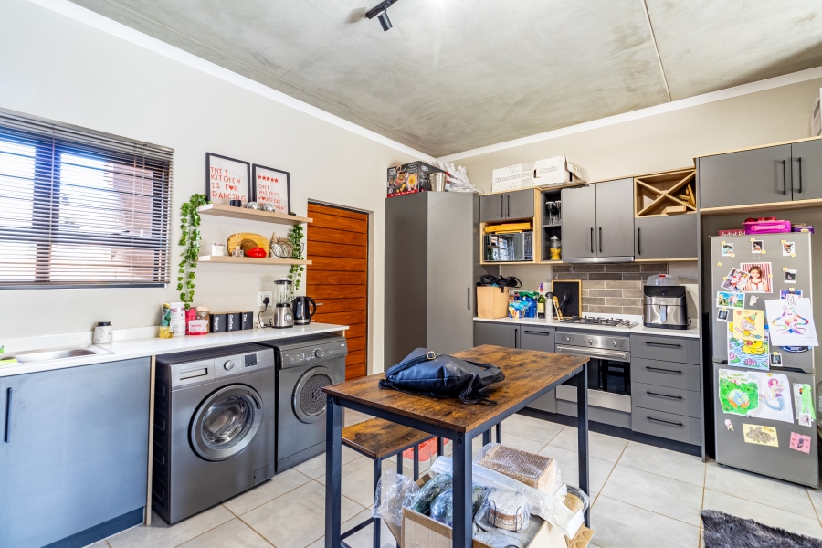 To Let 2 Bedroom Property for Rent in Olympus AH Gauteng