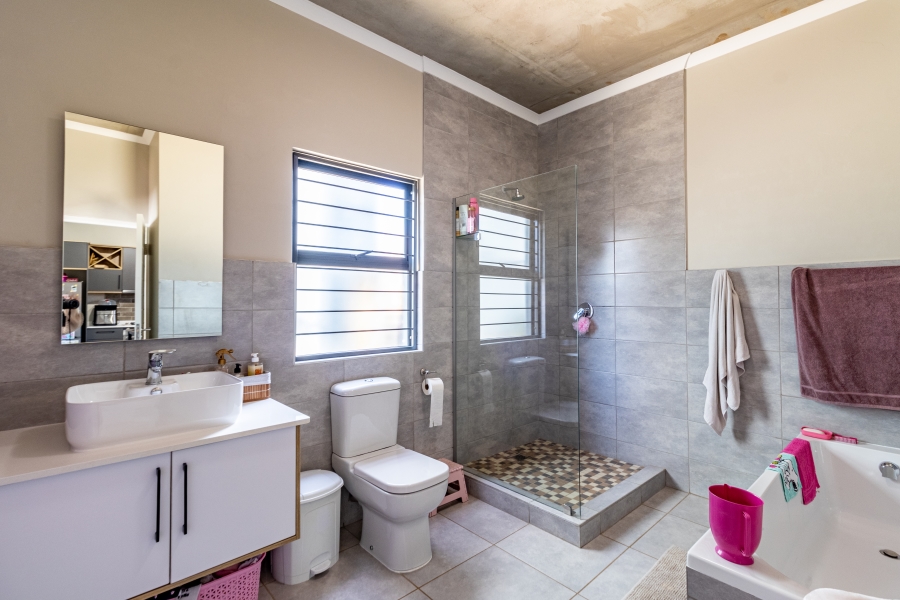 To Let 2 Bedroom Property for Rent in Olympus AH Gauteng