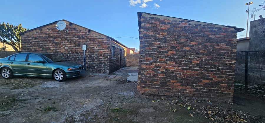 7 Bedroom Property for Sale in Tembisa Central Gauteng