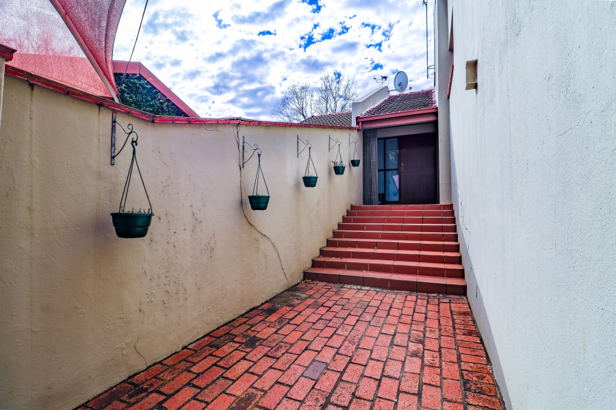 Commercial Property for Sale in Lynnwood Gauteng