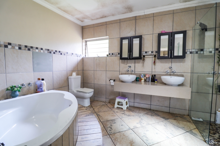 Commercial Property for Sale in Lynnwood Gauteng