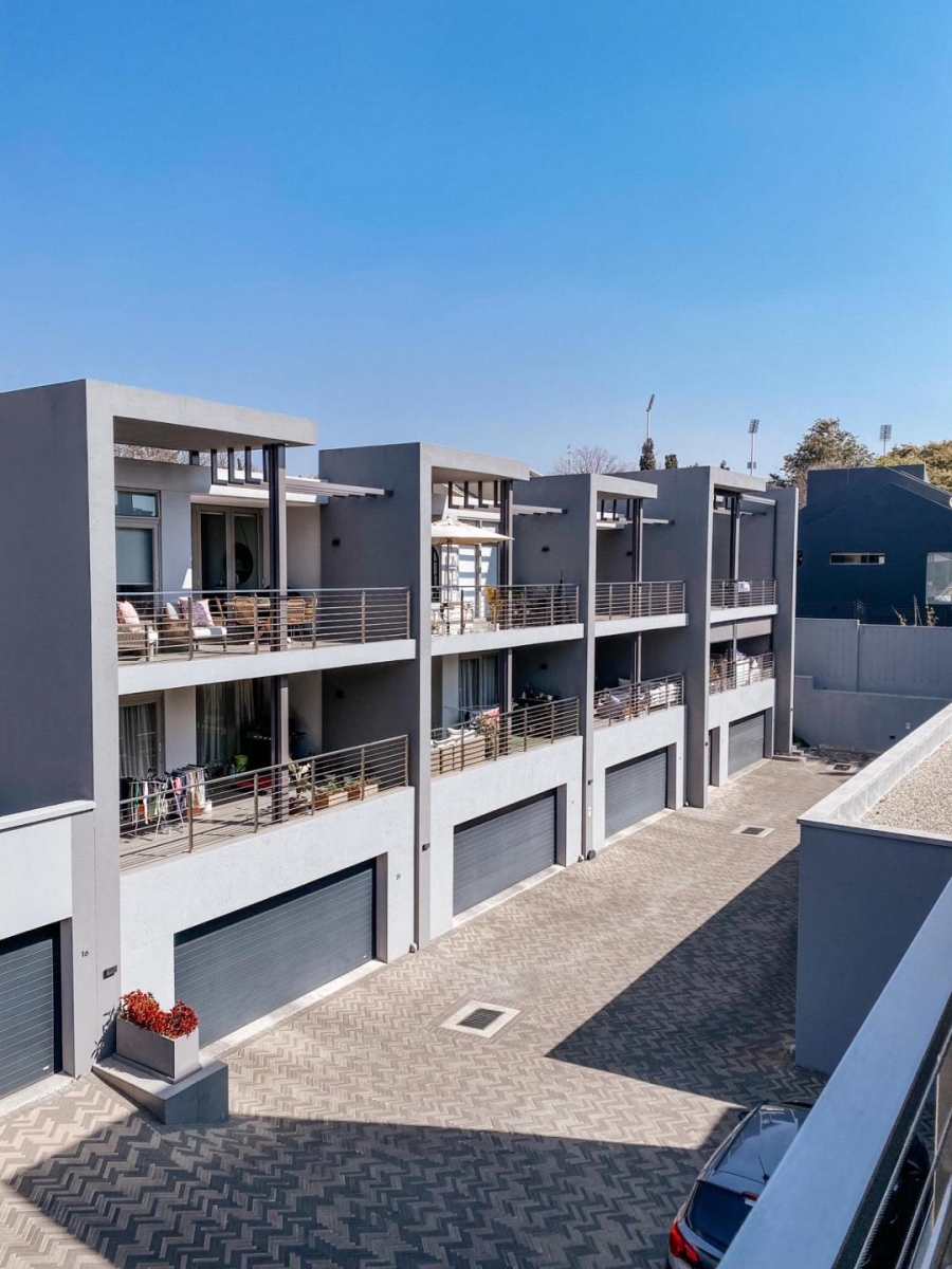 2 Bedroom Property for Sale in Illovo Gauteng