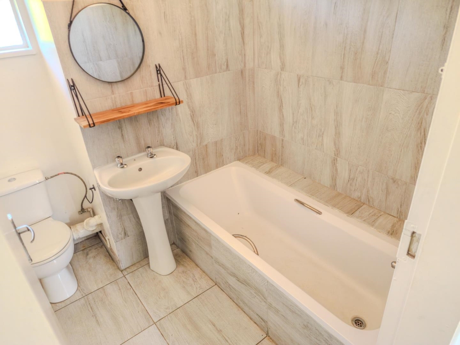 To Let 2 Bedroom Property for Rent in Rembrandt Park Gauteng