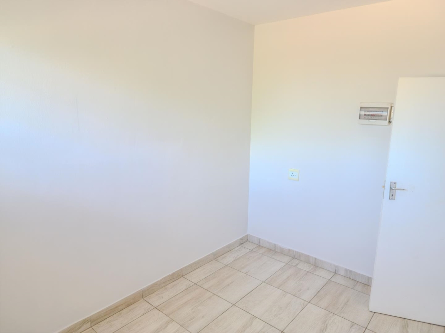 To Let 2 Bedroom Property for Rent in Rembrandt Park Gauteng