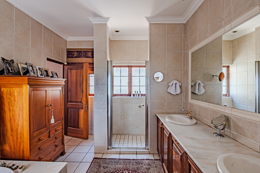 3 Bedroom Property for Sale in Waterkloof Ridge Gauteng