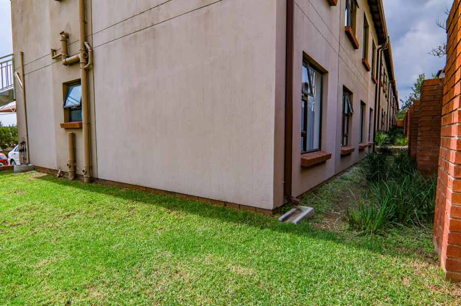 2 Bedroom Property for Sale in The Reeds Gauteng