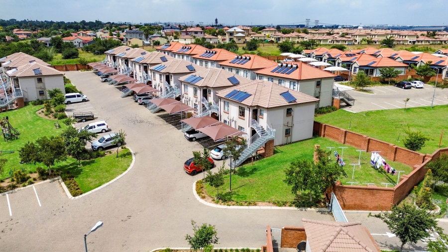 2 Bedroom Property for Sale in The Reeds Gauteng