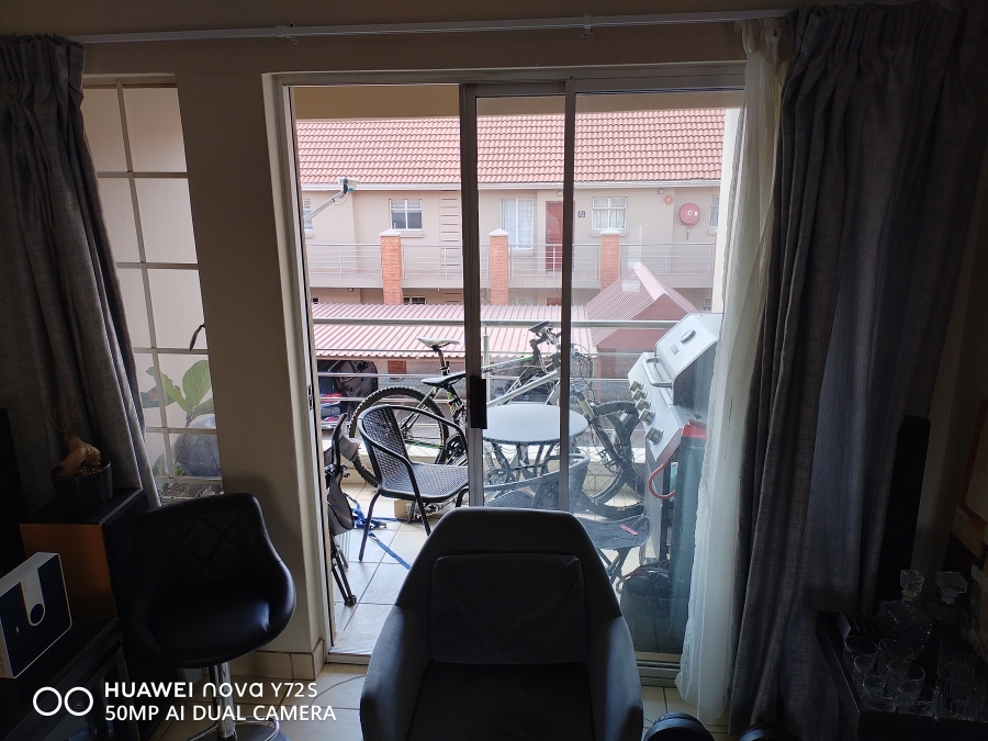 2 Bedroom Property for Sale in Kosmosdal Gauteng