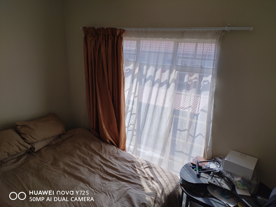 2 Bedroom Property for Sale in Kosmosdal Gauteng
