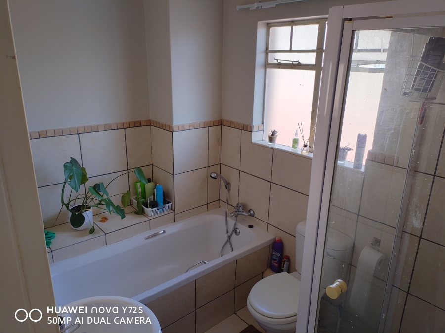2 Bedroom Property for Sale in Kosmosdal Gauteng