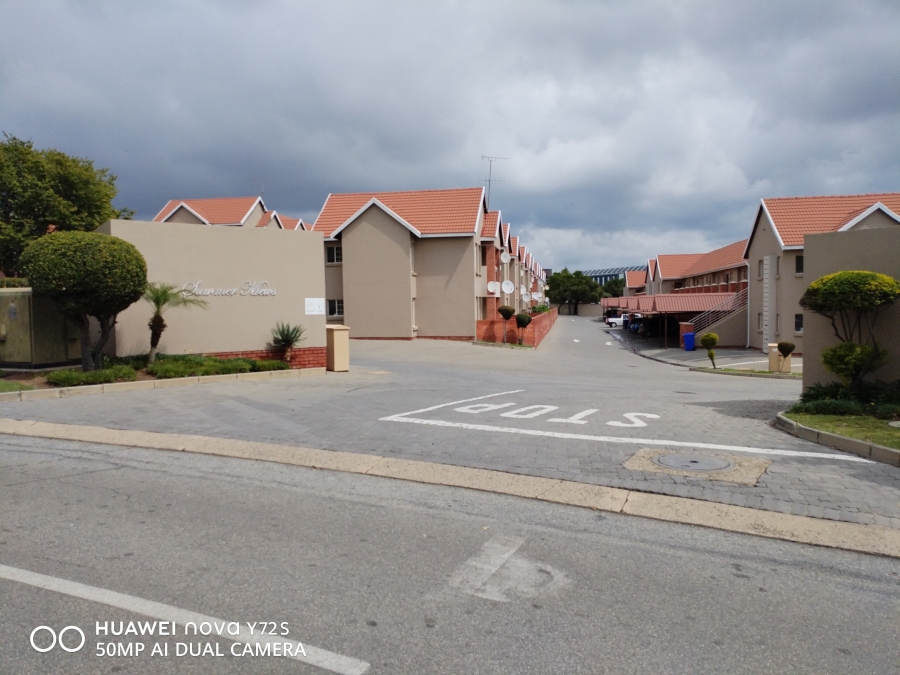 2 Bedroom Property for Sale in Kosmosdal Gauteng