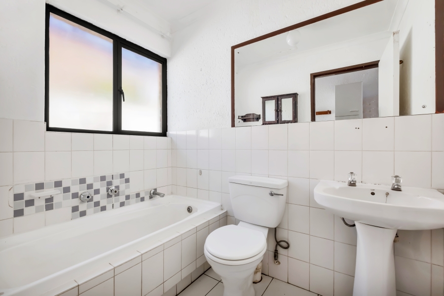 1 Bedroom Property for Sale in Windsor West Gauteng