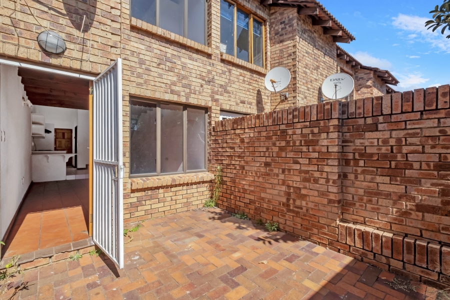 1 Bedroom Property for Sale in Windsor West Gauteng