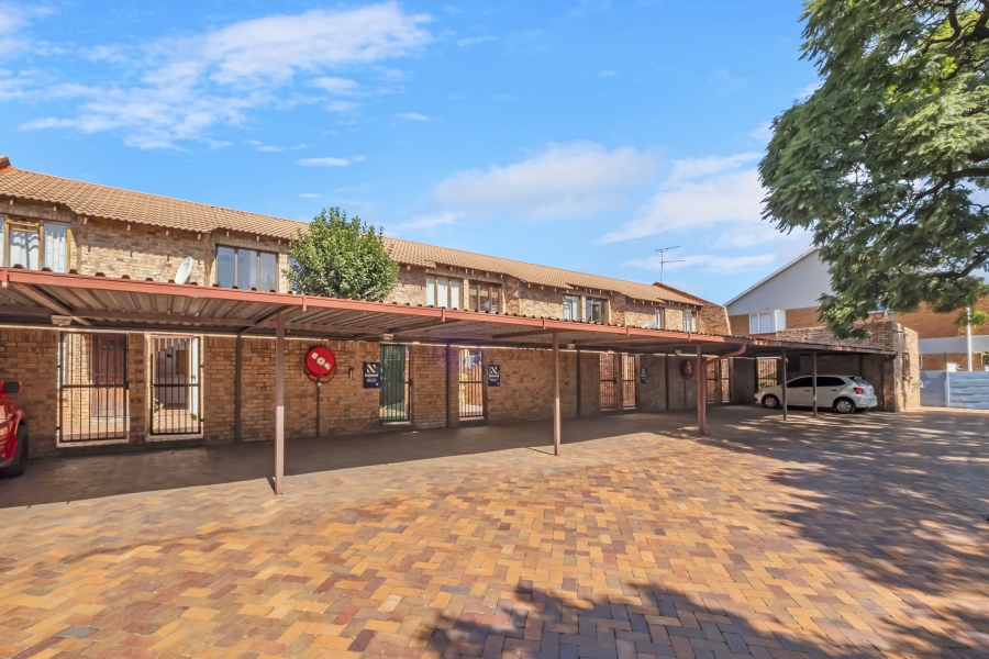 1 Bedroom Property for Sale in Windsor West Gauteng