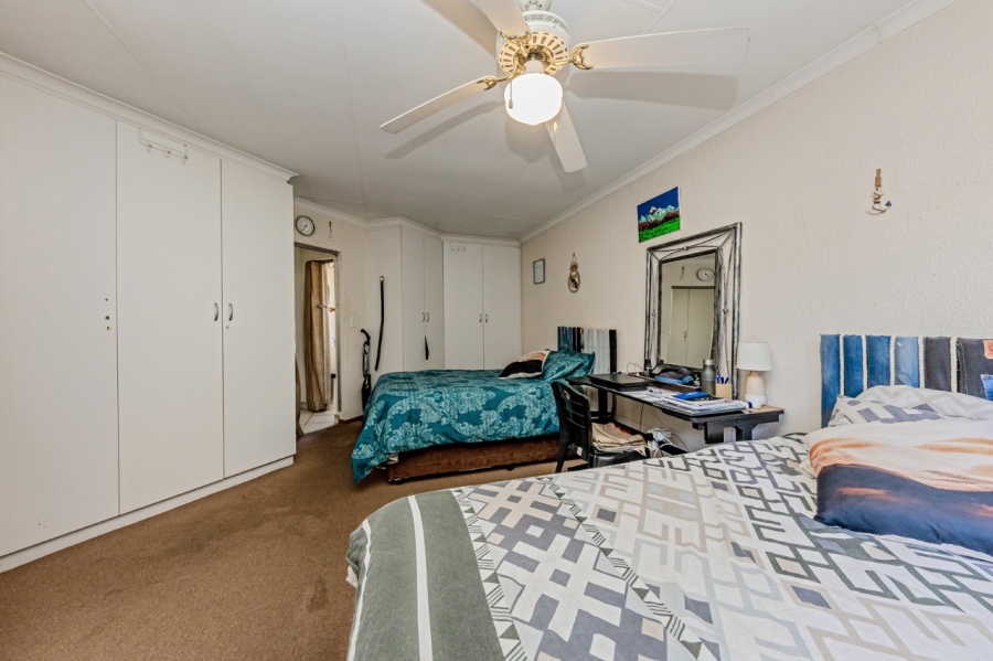 3 Bedroom Property for Sale in Helderkruin Gauteng