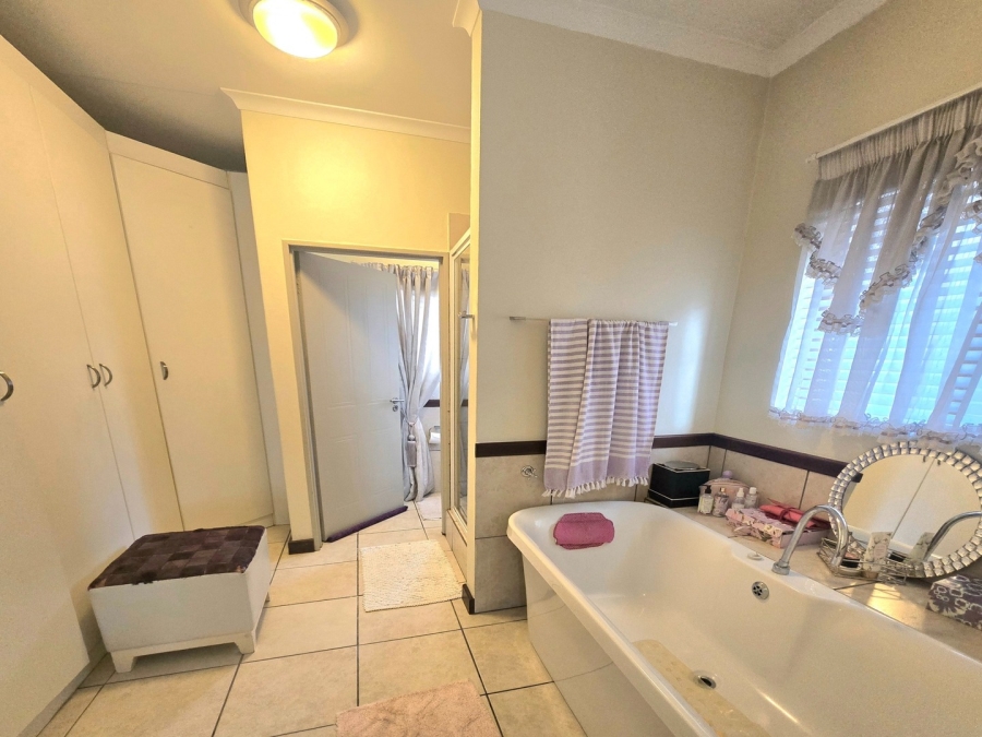 2 Bedroom Property for Sale in Beverley Gauteng
