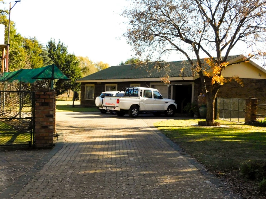 4 Bedroom Property for Sale in Spaarwater Gauteng
