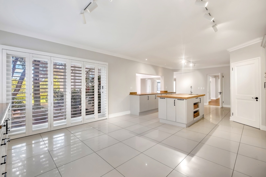 To Let 4 Bedroom Property for Rent in Bryanston Gauteng