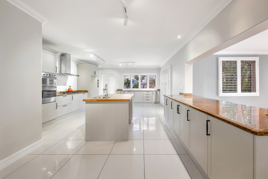 To Let 4 Bedroom Property for Rent in Bryanston Gauteng