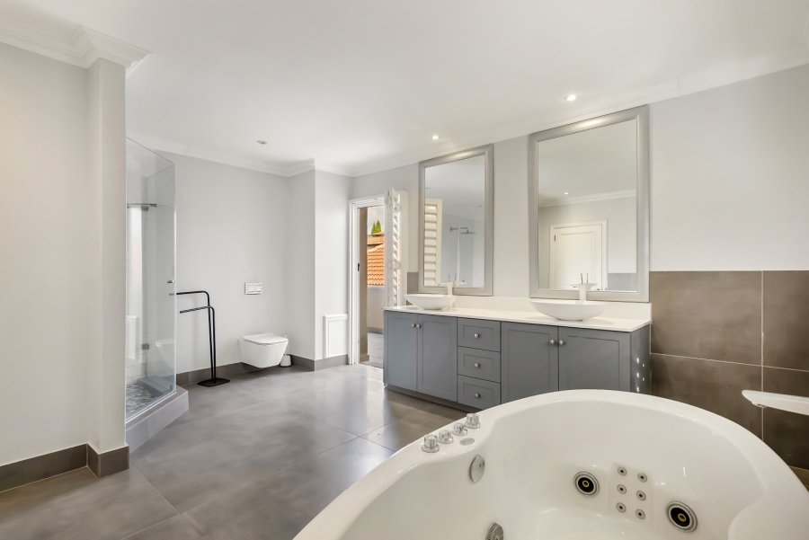 To Let 4 Bedroom Property for Rent in Bryanston Gauteng