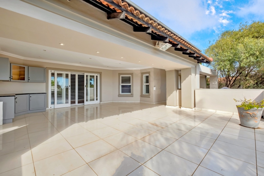 To Let 4 Bedroom Property for Rent in Bryanston Gauteng