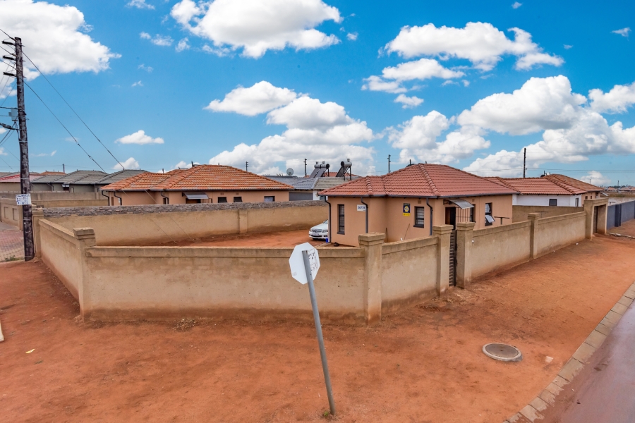 3 Bedroom Property for Sale in Protea Glen Gauteng