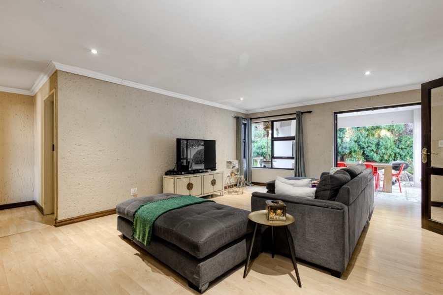 To Let 4 Bedroom Property for Rent in Fourways Gardens Gauteng
