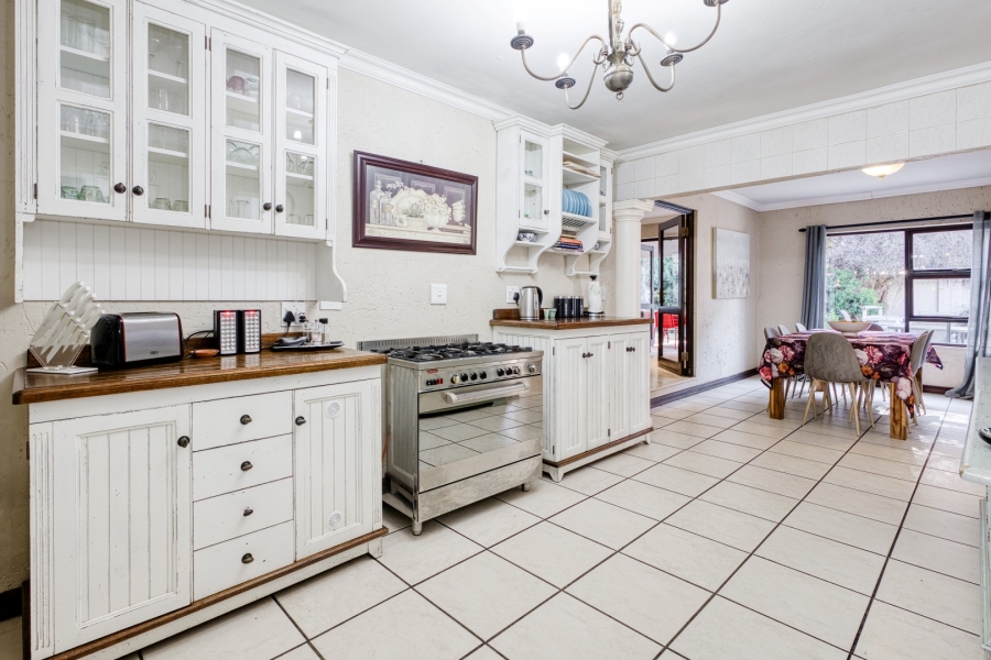 To Let 4 Bedroom Property for Rent in Fourways Gardens Gauteng