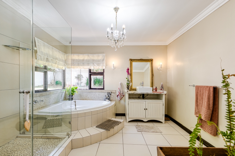 To Let 4 Bedroom Property for Rent in Fourways Gardens Gauteng