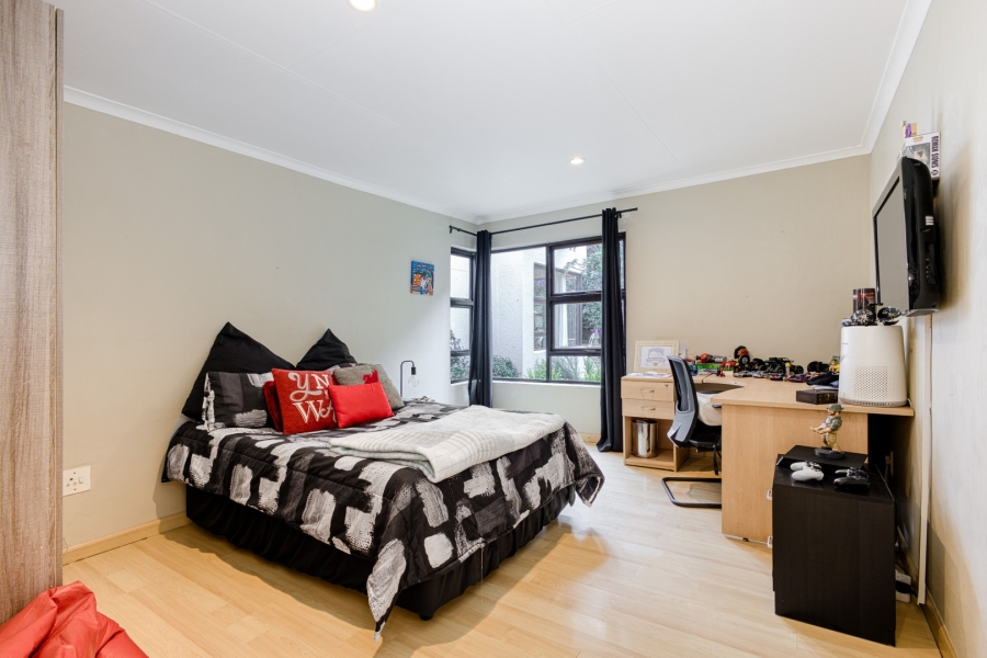 To Let 4 Bedroom Property for Rent in Fourways Gardens Gauteng