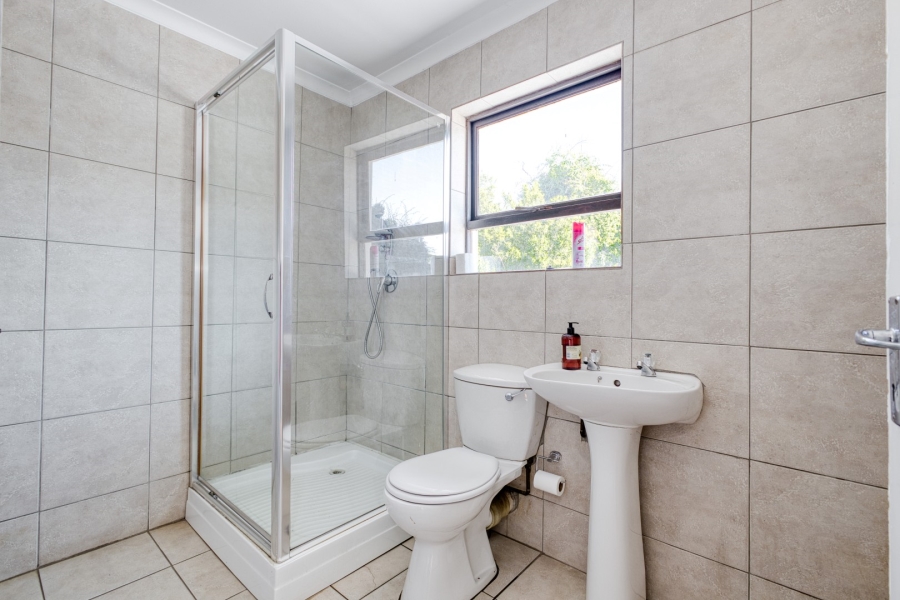To Let 4 Bedroom Property for Rent in Fourways Gardens Gauteng