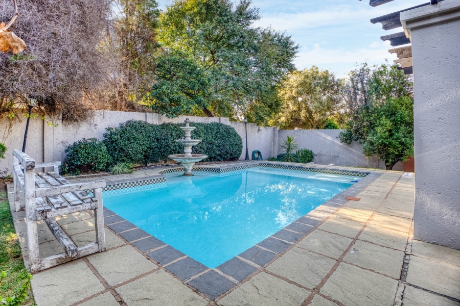 To Let 4 Bedroom Property for Rent in Fourways Gardens Gauteng