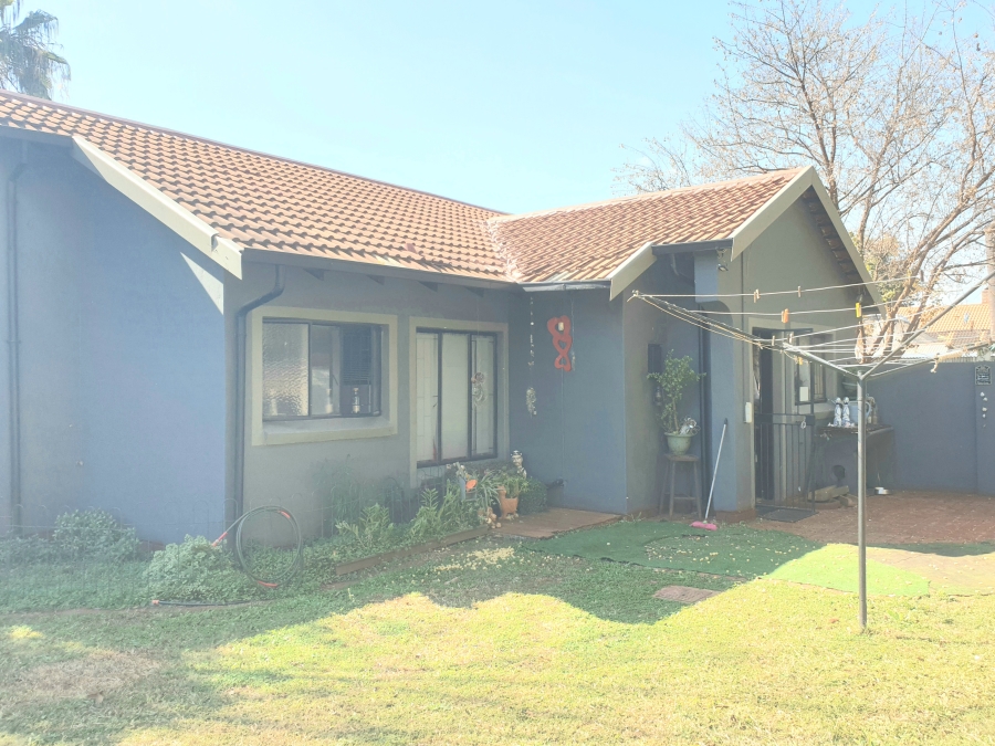 2 Bedroom Property for Sale in Doornpoort Gauteng